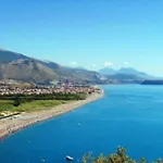 Malibu ' Lauria Inferiore