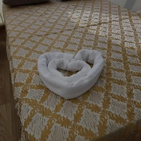 Malibu ' * Lauria Inferiore