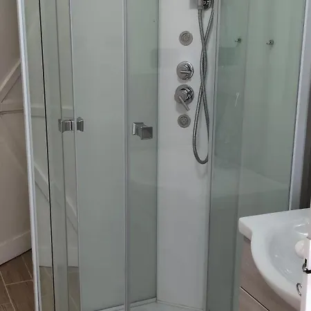 Malibu ' * Lauria Inferiore