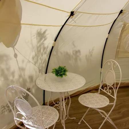 Luxury tent Malibu ' *